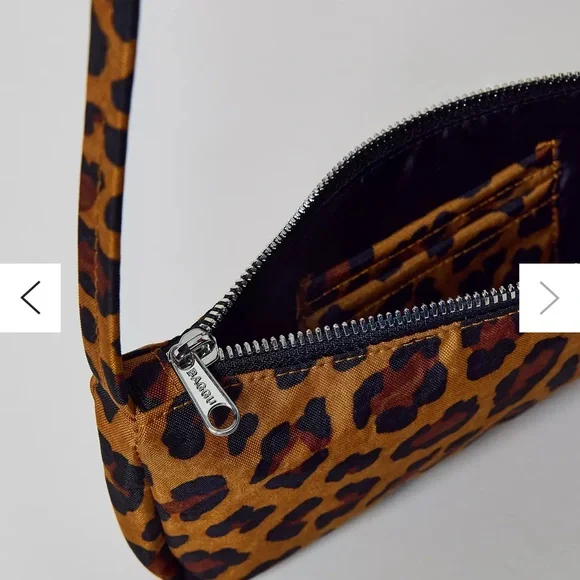 BAGGU Nylon Pochette Bag cheetah print - Picture 3 of 3